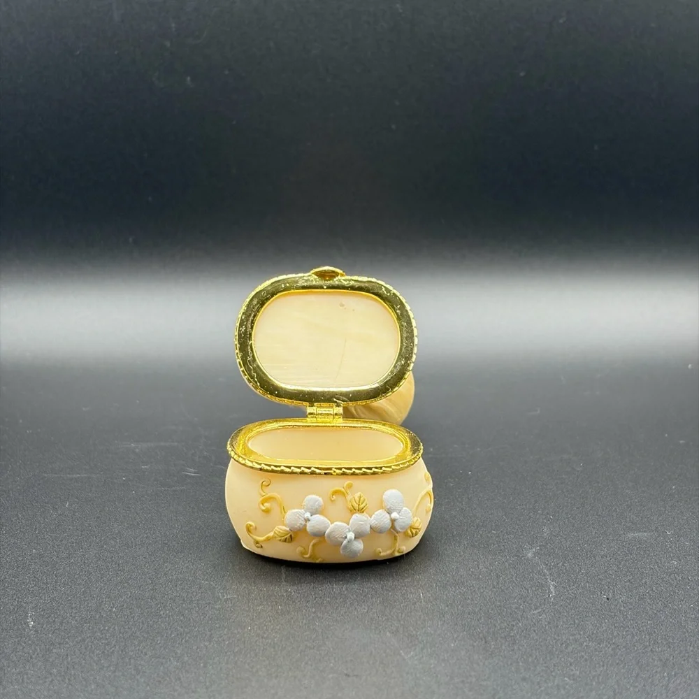 ***NOT AVAILABLE*** Precious Moments Little Boy With Cross Trinket Box - Picture 8 of 12